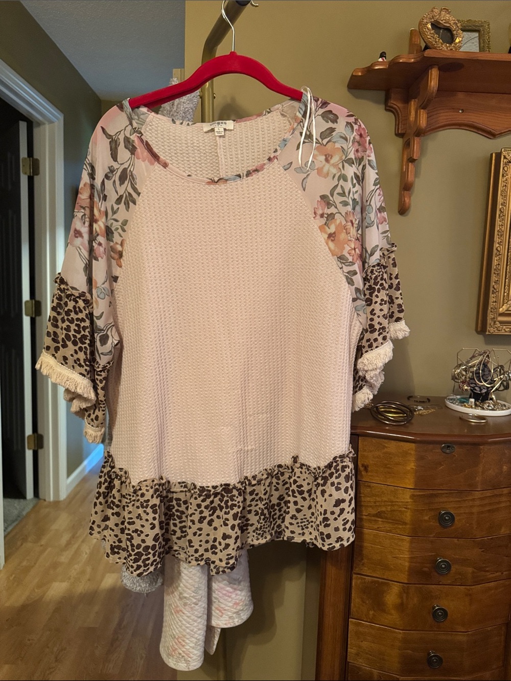 Umgee Blush Waffle-Knit Tunic with Floral Raglan & Leopard Trim
